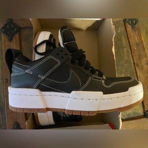 Women’s Nike Dunk Low Disrupt size 5